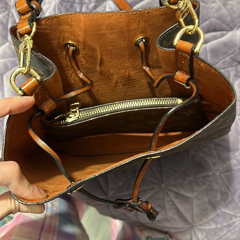 Bucket bag - Picture 2 of 8
